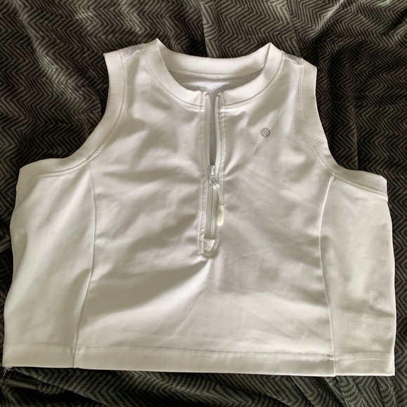 Tank tops - Picture 6 of 15